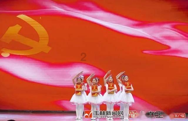 区县人大|花溪区第十八届人大常委会第十八次会议召开